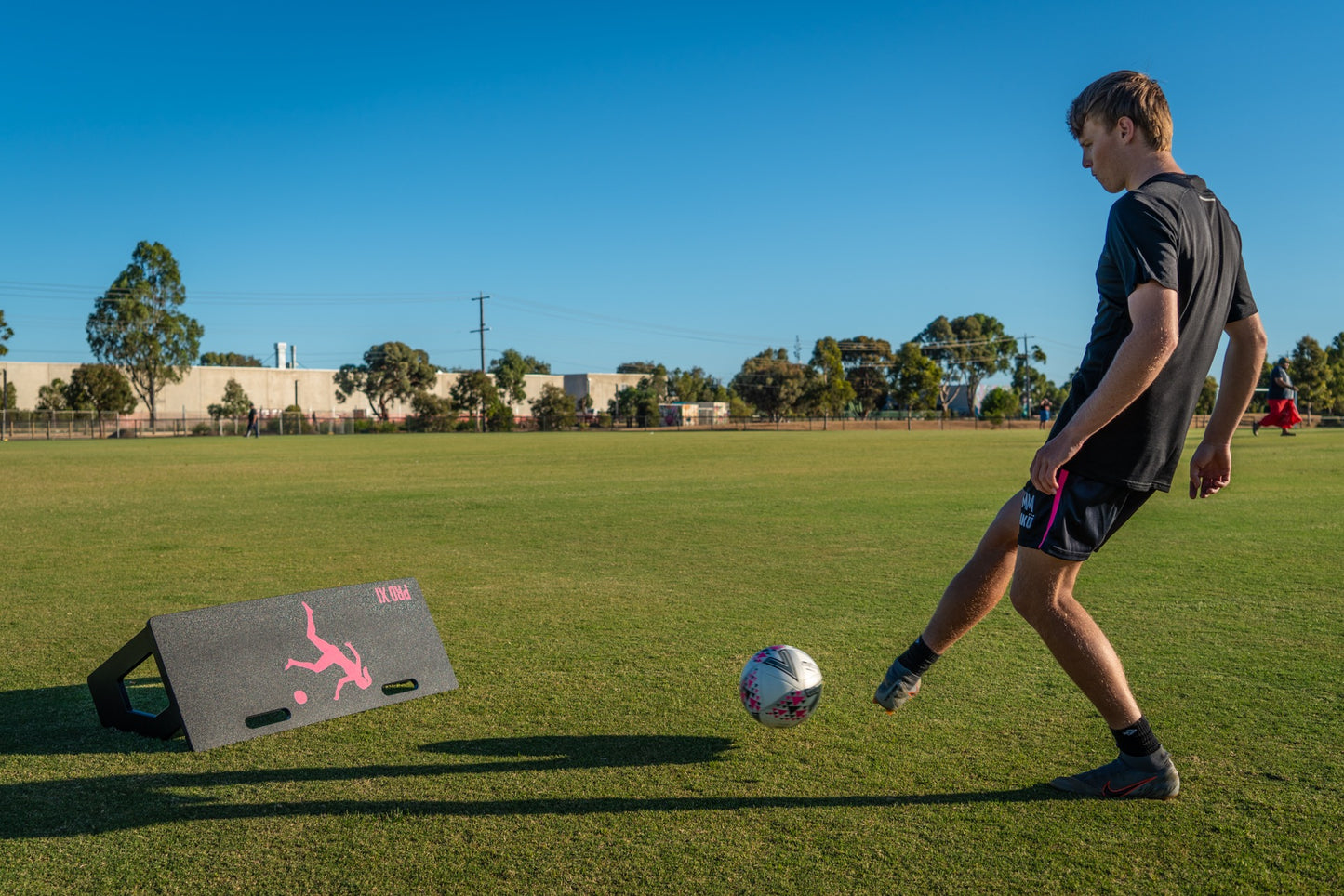 PRO XI Football Rebounder